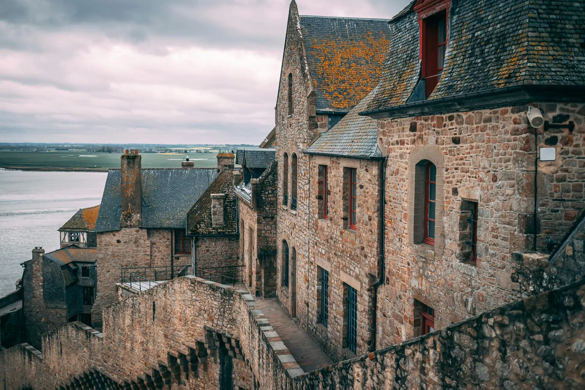 Mont Saint-Michel: Guided tour of the village and optional entrance to the abbey